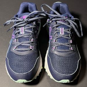 New Balance 410v6 Trail Running Shoe Women’s size 8